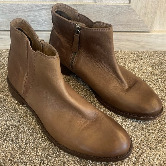 Johnston & Murphy Light Brown Taupe Leather Zip Ankle Boot 7 Leather Sole - Picture 3 of 14